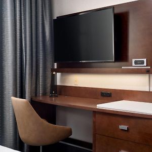 Queen Room Two Queen Beds Bay View